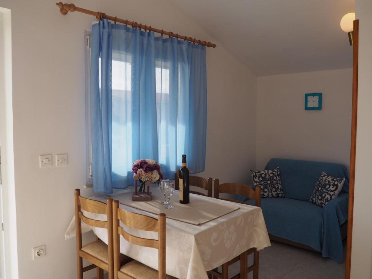 Apartments By The Sea Sevid, Trogir - 11505 Экстерьер фото
